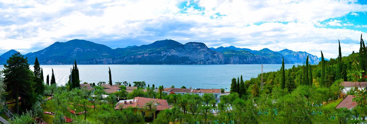 Villaggio Albergo Casa E Lago Brenzone sul Garda Eksteriør billede